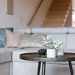 Huswell - Bright Duplexapartment